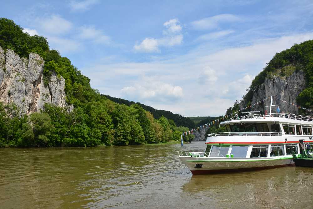 Kloster Weltenburg Schiff - geht nur, wenn genügend Wasser da ist. Im Sommer wird es öfter mal knapp