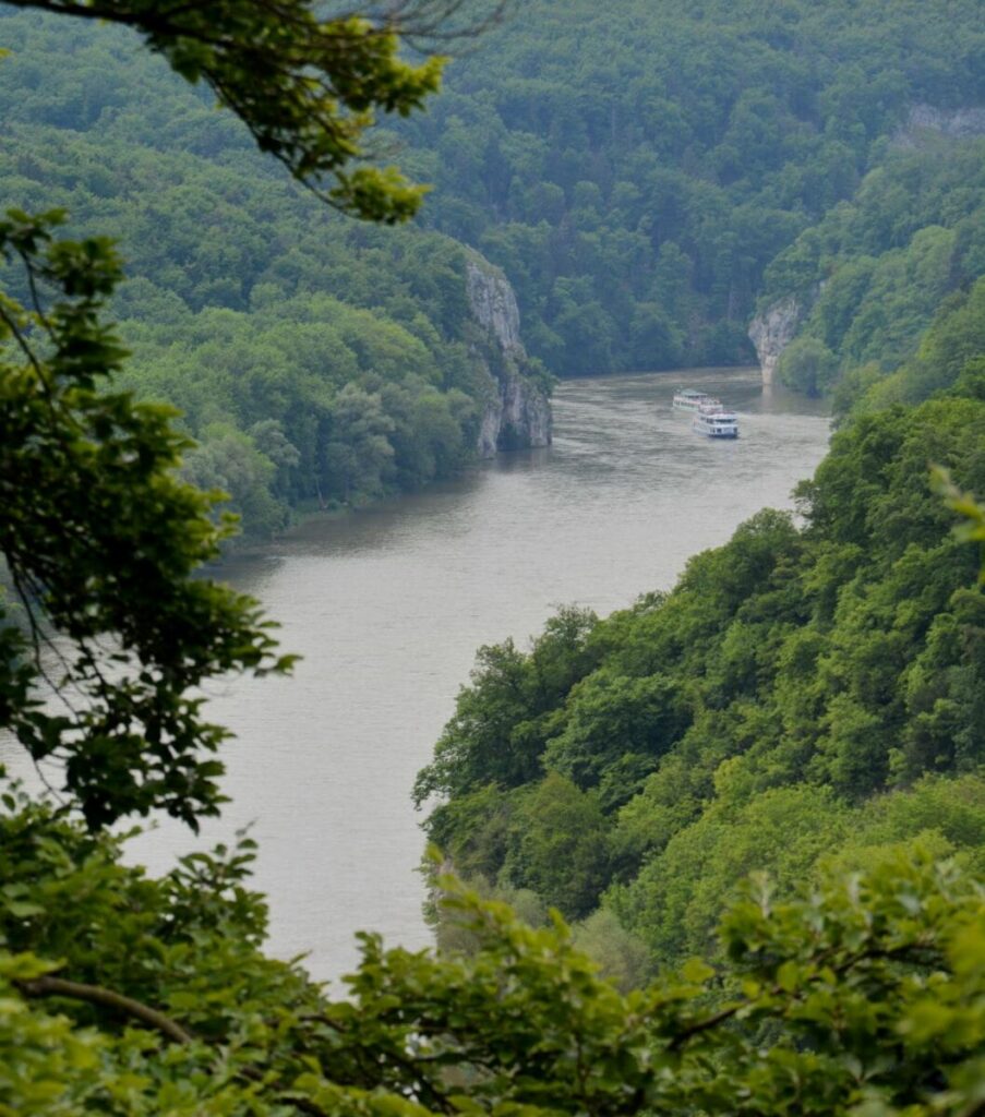 Am Weltenburger Höhenweg wandern und den Donaudurchbruch von oben sehen