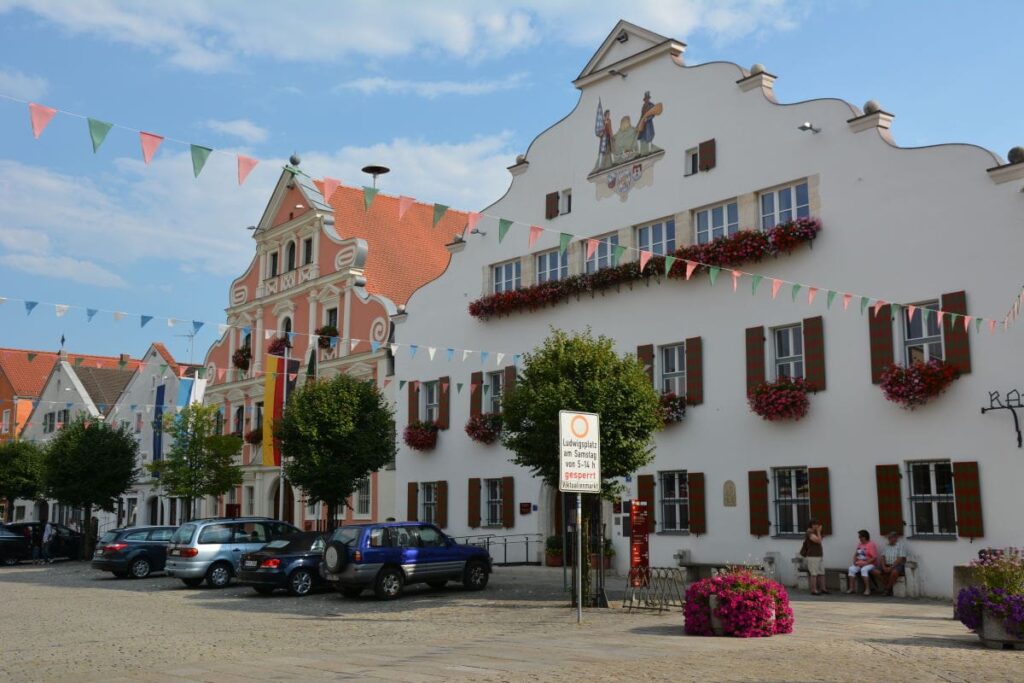 Kelheim Altstadt - viele historische Häuser bilden den Stadtkern